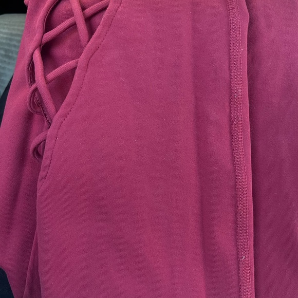 Alo Yoga Entwine Wine braided Open Laced Mid Rise Athletic SMALL. NWOT - Picture 3 of 7
